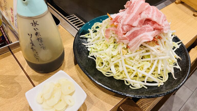 月島もんじゃ友でアボカド明太子チーズもんじゃと、にんにく焼きそばを食べてきました