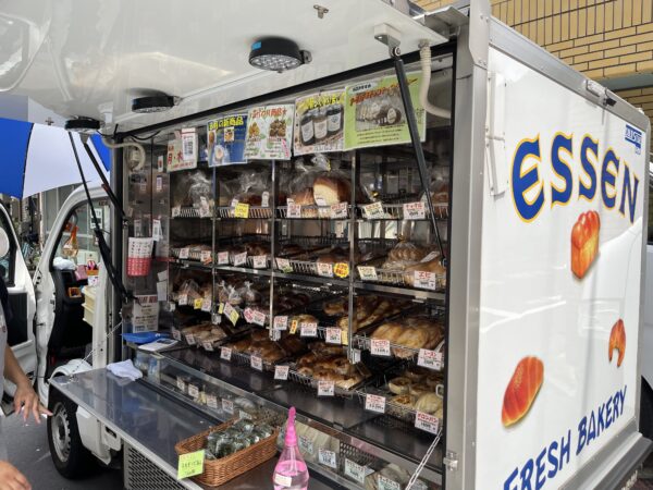 I bought lunch at the mobile bread vendor Essenzeit.Part 2