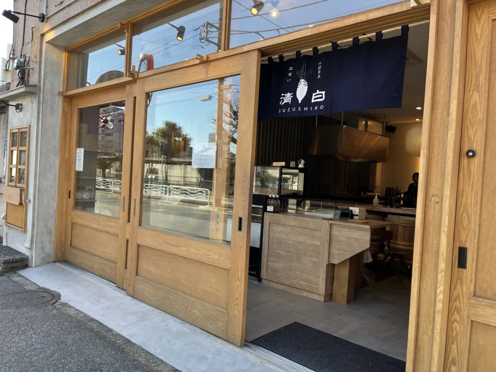 The exterior of Seihaku, a standing 100% buckwheat soba restaurant in Miyoshi, Koto Ward